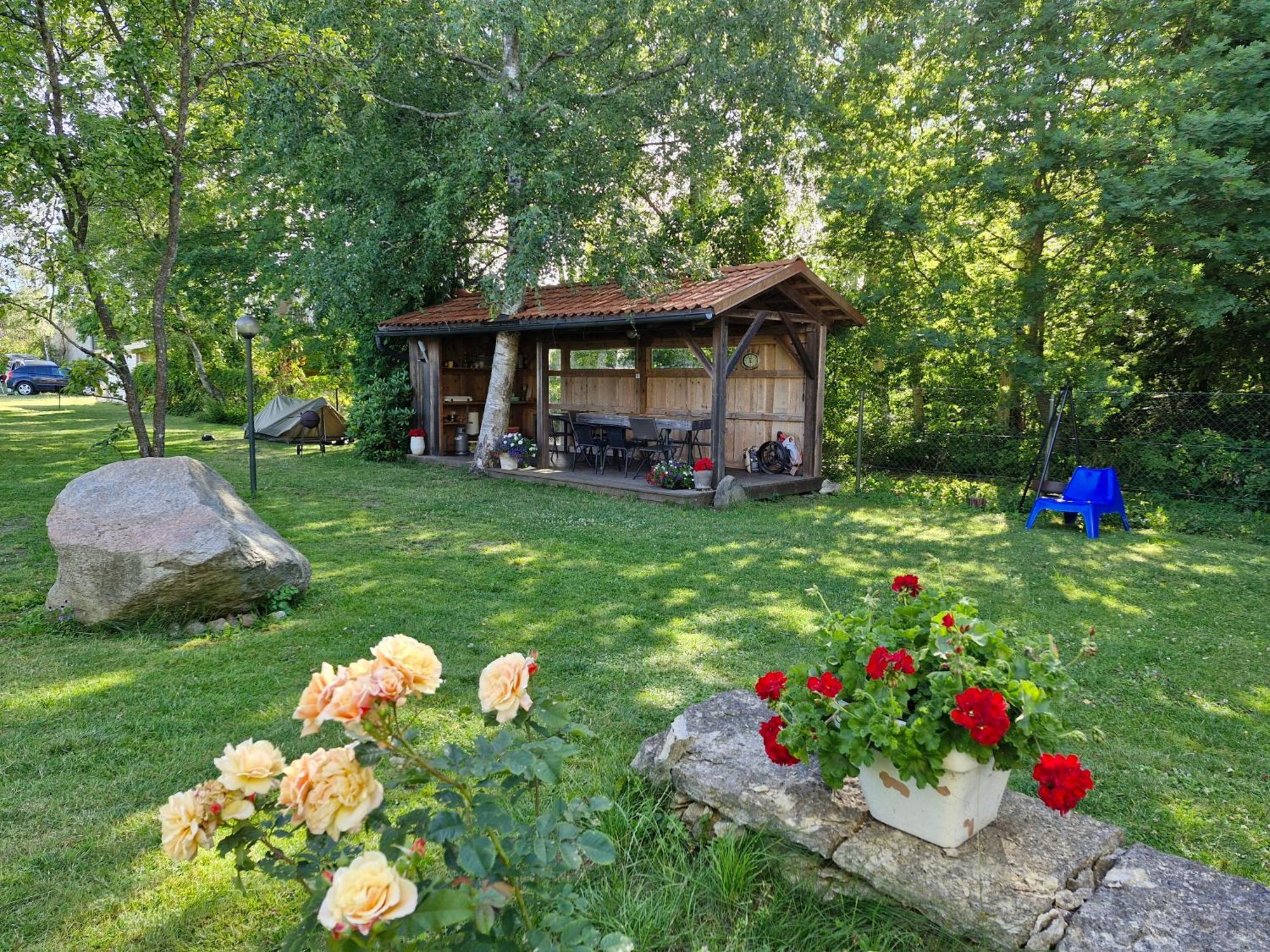 Piibelehe Guest Accommodation Kuressaare Extérieur photo